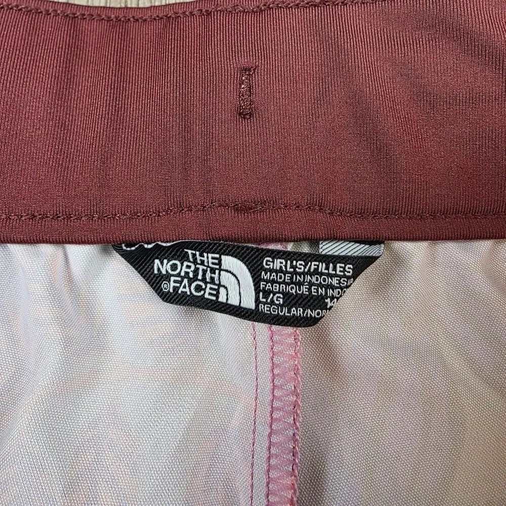 The North Face Girls On Mountain Shorts Size L - Picture 6 of 6